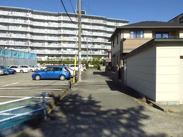 『旭町3丁目』には「サンライズ宝塚」や「宝塚ニューライフ」などのマンションがあります。