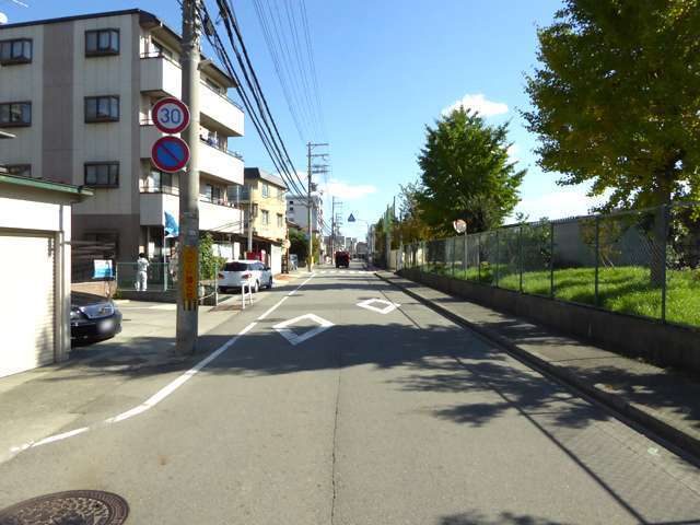 道幅が狭く、やや入り組んでいるところが多いです。