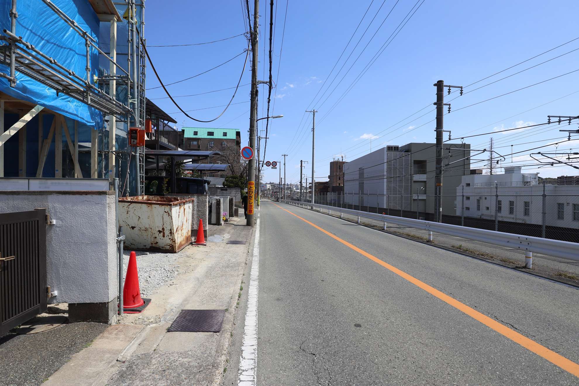 町の南側にはJR福知山線の線路が通っています。