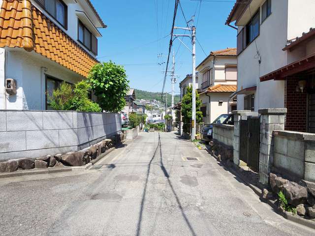 一戸建てが中心に並んでいます。