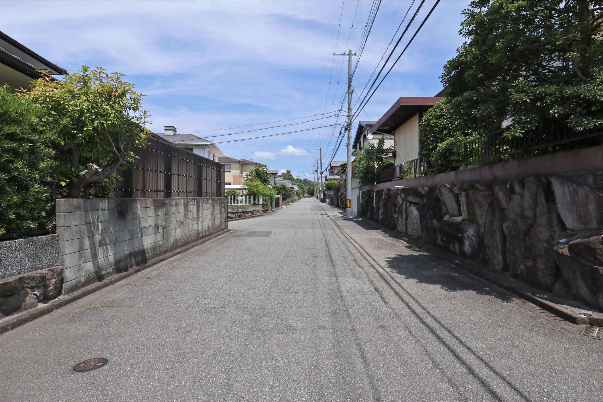 閑静で落ち着いた雰囲気の住宅地。