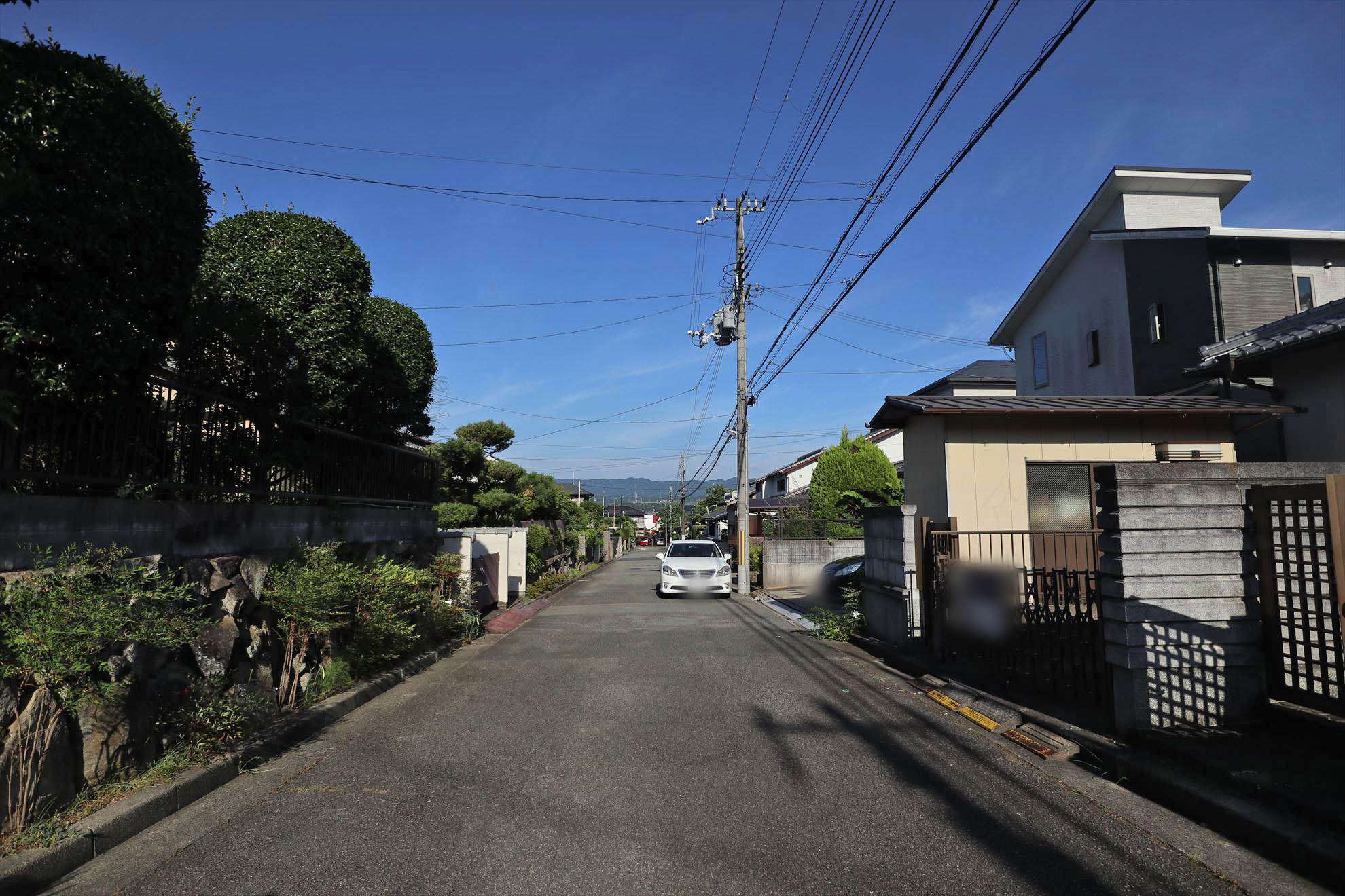 山林にも近く、自然を身近に感じる住環境です。