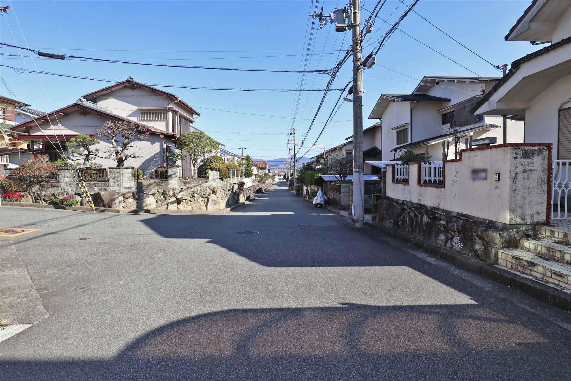 坂は比較的緩やかで、タウン内であれば自転車での移動も可能。
