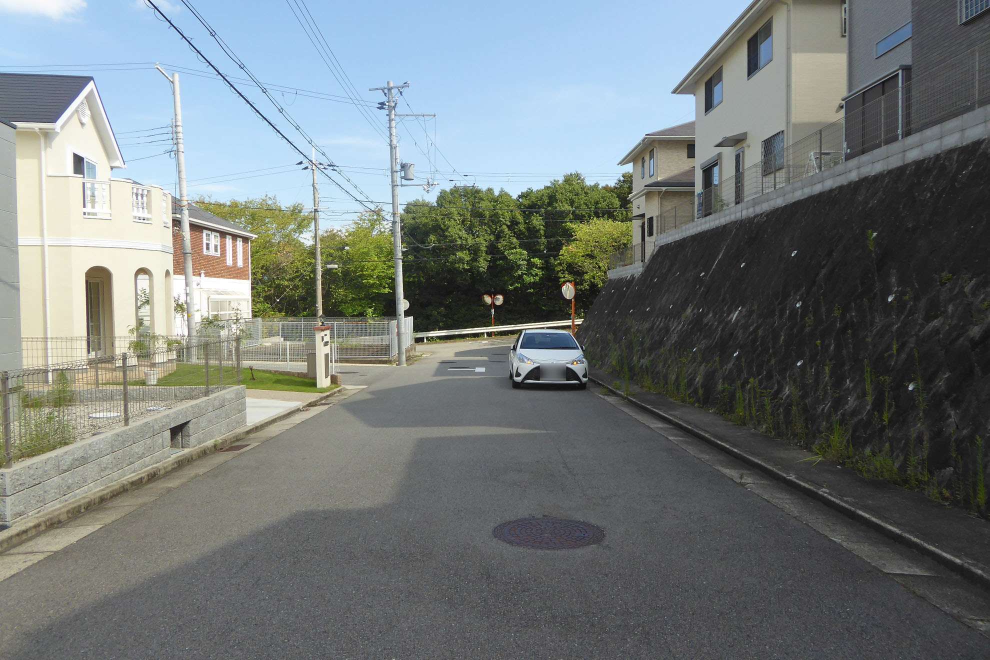 『けやき坂5丁目』は、周囲を山林に囲まれた自然豊かな住宅地。