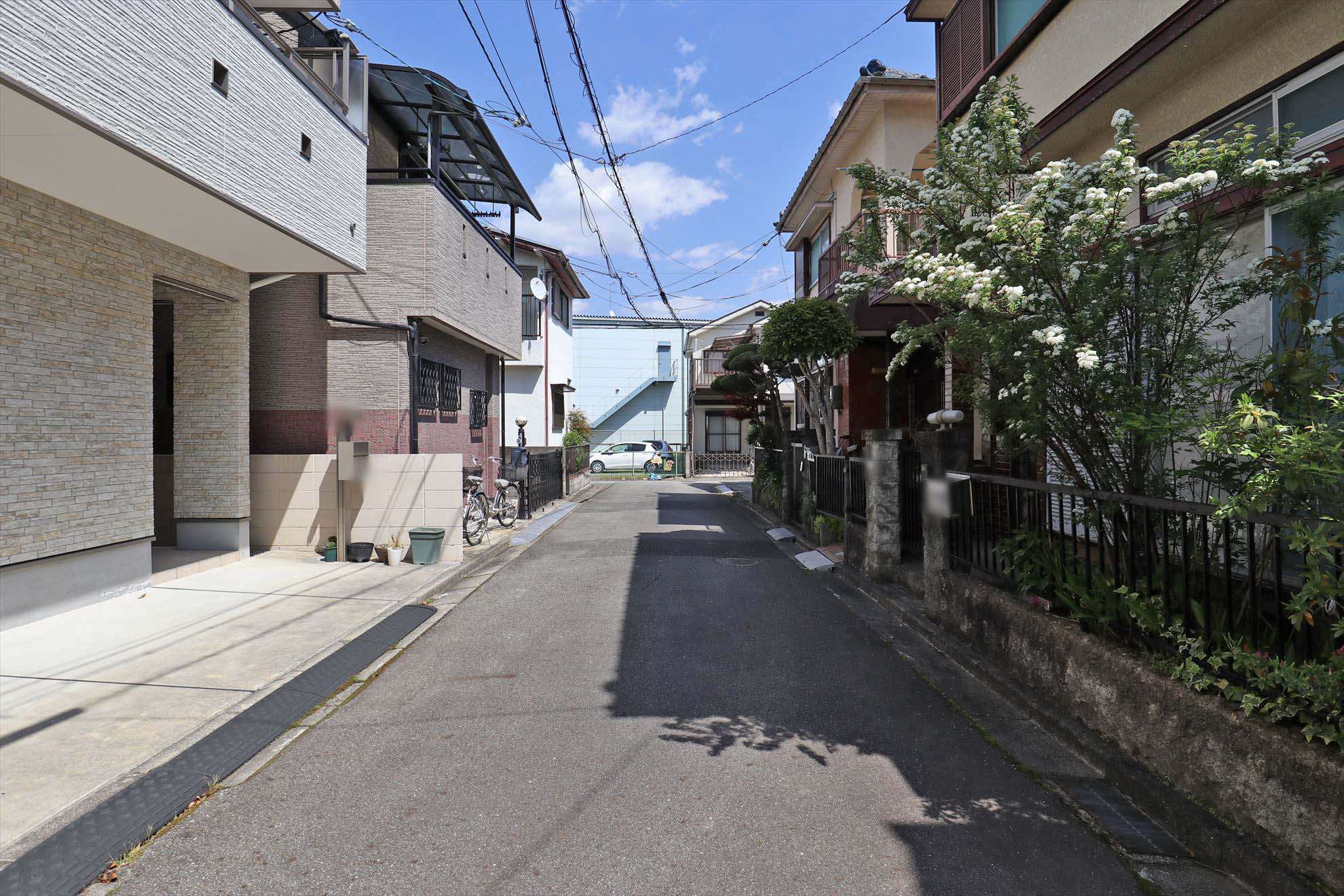 道路は入り組んでいますが、落ち着いた雰囲気です。