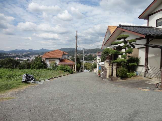 標高が高い地域からは近くのニュータウンを一望することができます。