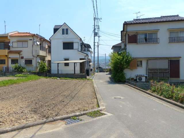 住宅開発が進みましたが、現在でも田畑が多く残っています。