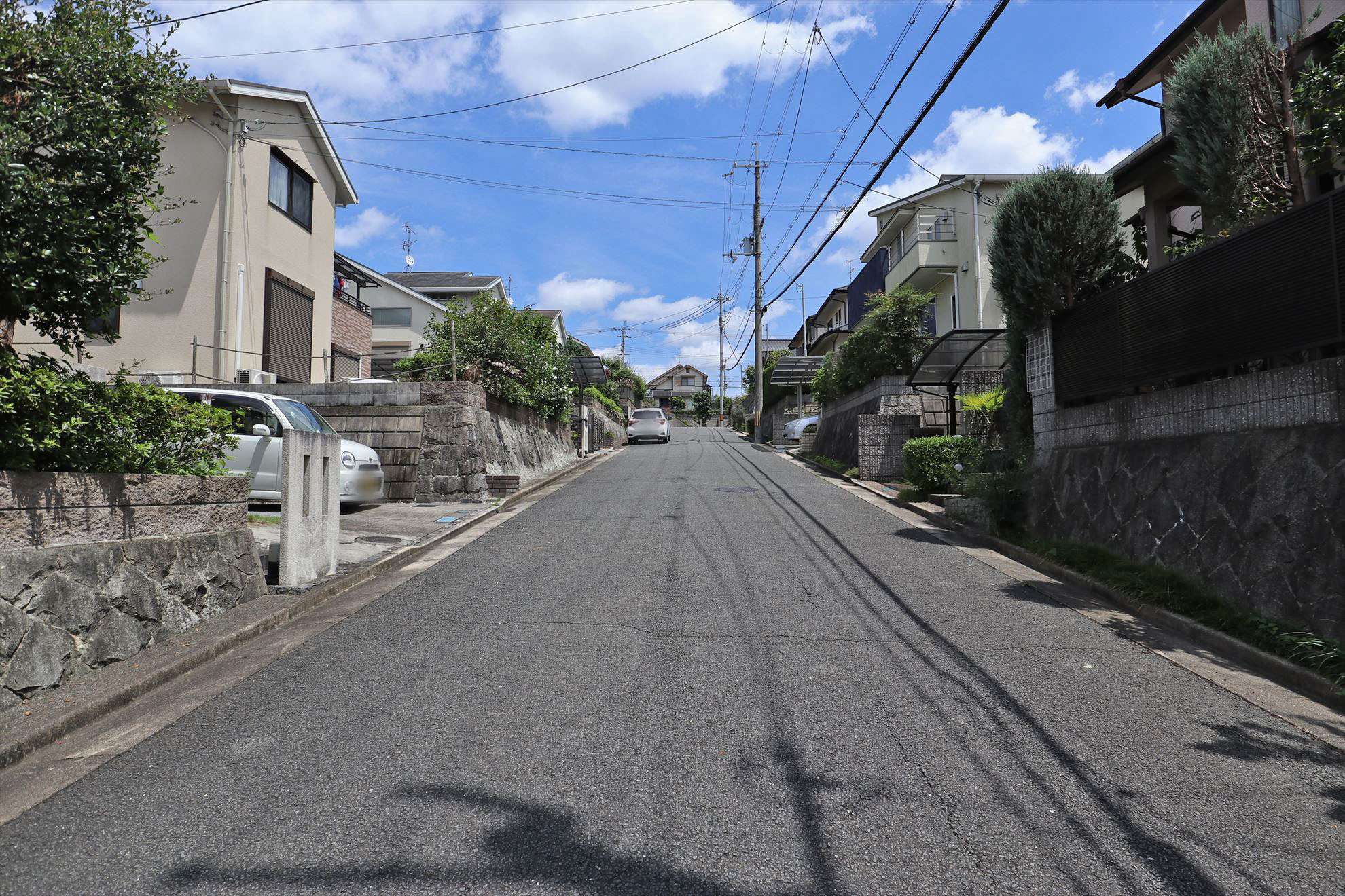 落ち着いた雰囲気のニュータウン。