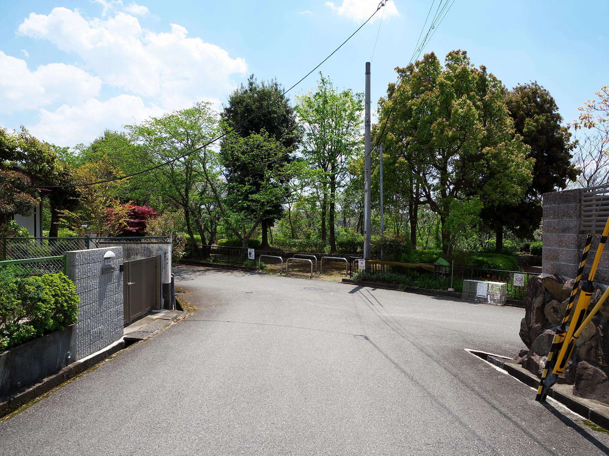 町の南西部を北方向から見た景色。町の南西部には『大和みはらし緑地』があり、畦野や清和台などの街並みが見渡せます。