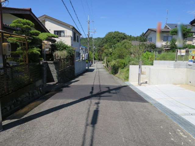 高台のため坂道が多く、自転車での移動はやや不向きです。