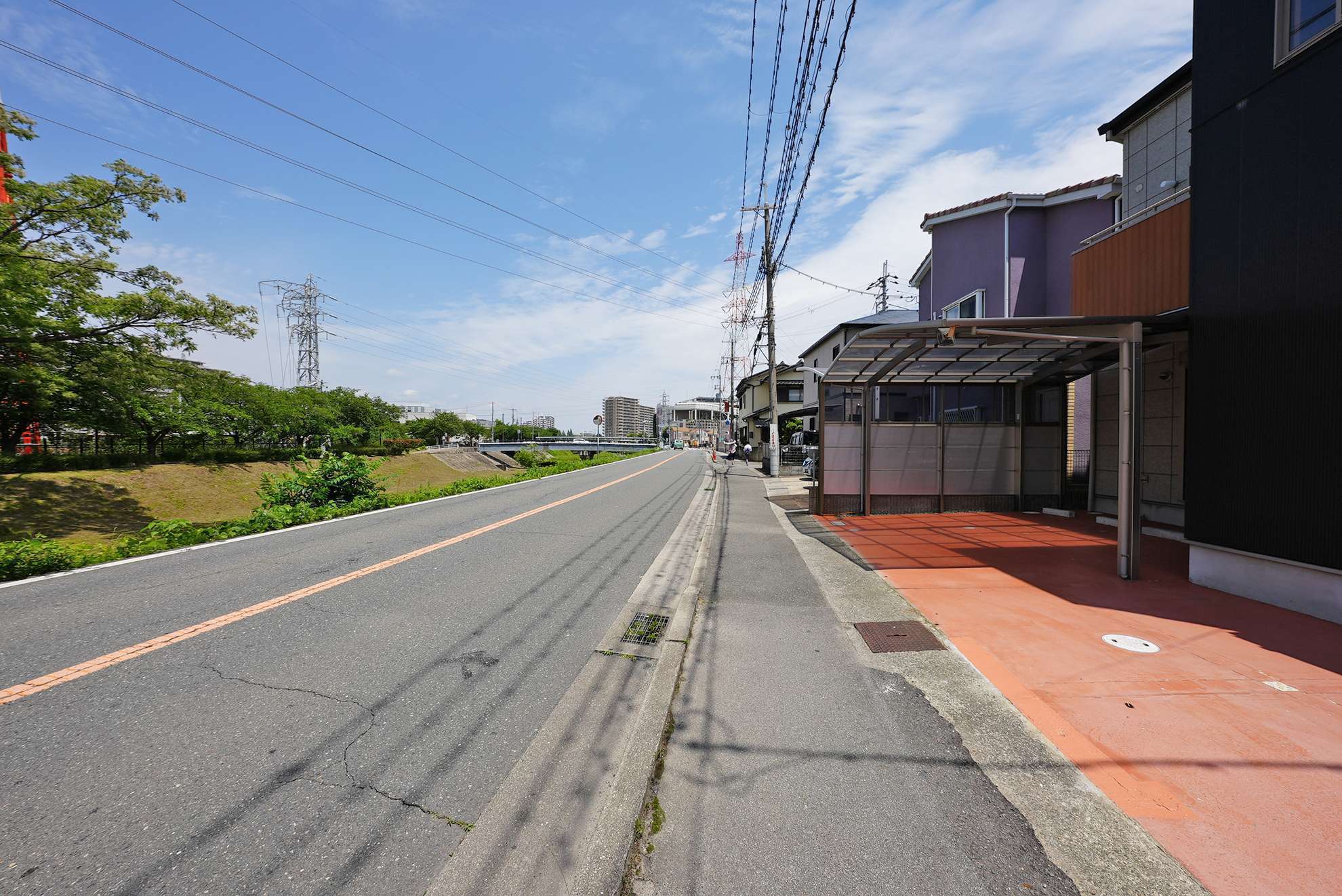 町の北側を天王寺川が流れ、のどかな雰囲気があります。
