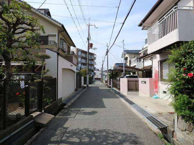 地勢はほぼ平坦で、駅まで自転車での移動が可能です。