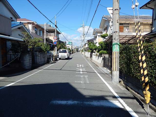 区画が整っており、緑豊かな街並みです。