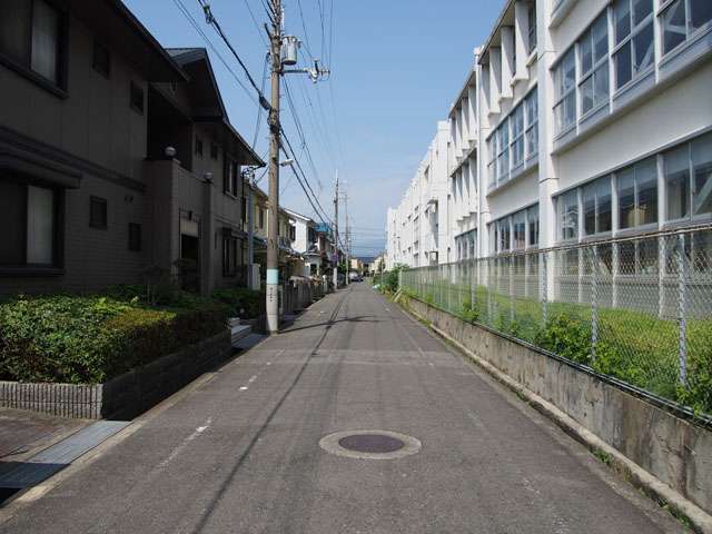 整然とした街並み。『伊丹市立南小学校』が街中にあるため、子供を安心して送り出せます。