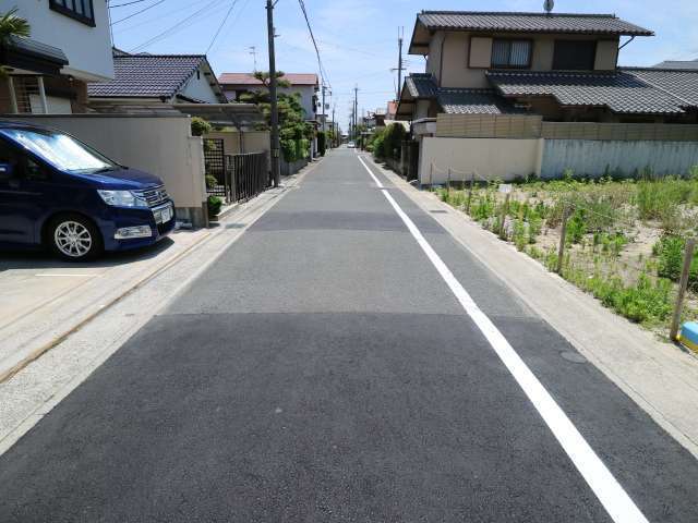 道幅が狭く一方通行の道が多くあります。