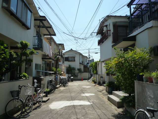 街路はやや入り組んでいますが、昔ながらの雰囲気が魅力。