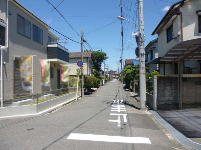 『広畑5丁目』は一戸建てが中心に立ち並ぶ閑静な町。