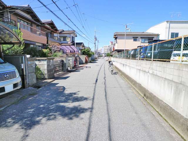 地勢は平坦で、自転車での移動もスムーズです。