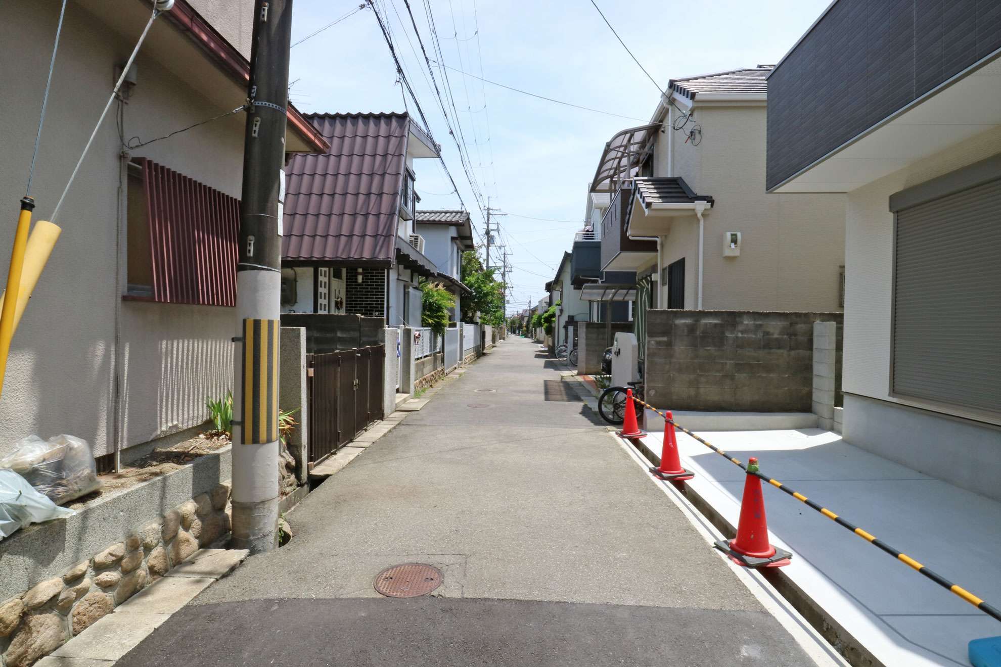 『南鈴原2丁目』は、一戸建てが中心に立ち並ぶ住宅地です。