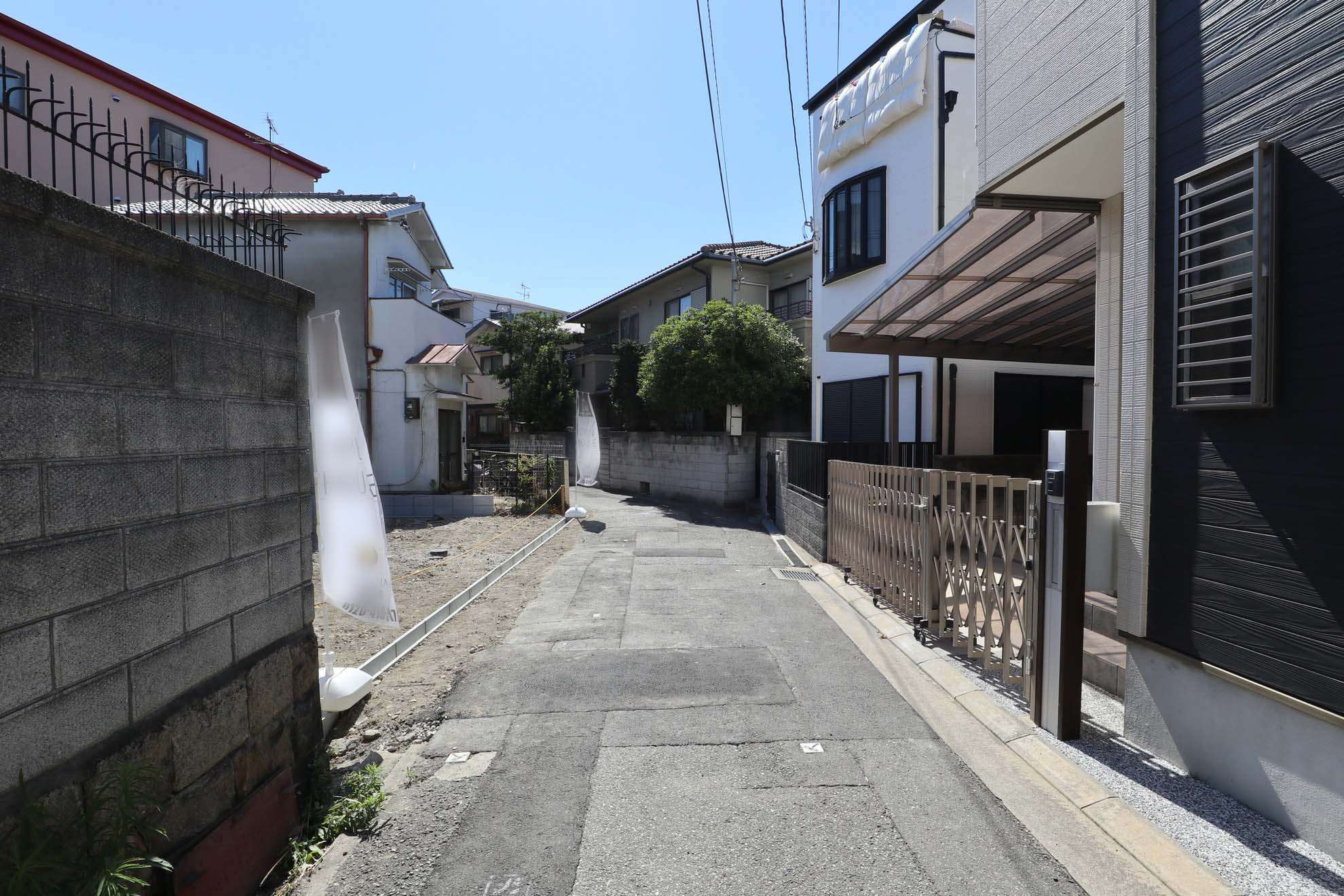 『高田町』は一戸建てやアパートの他、工場や倉庫などが混在する町。