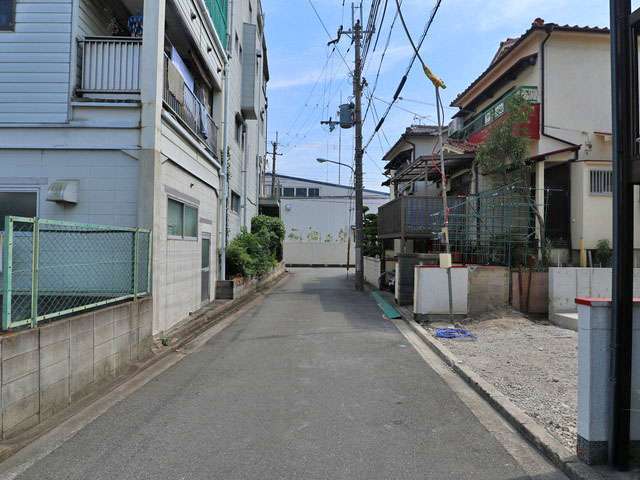 道幅が狭く、入り組んだ街並みの場所と、区画の整った街並みの場所とがあります。