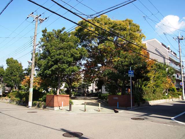 町中には公園や田畑が多いため、身近で緑の潤いを感じられます。。