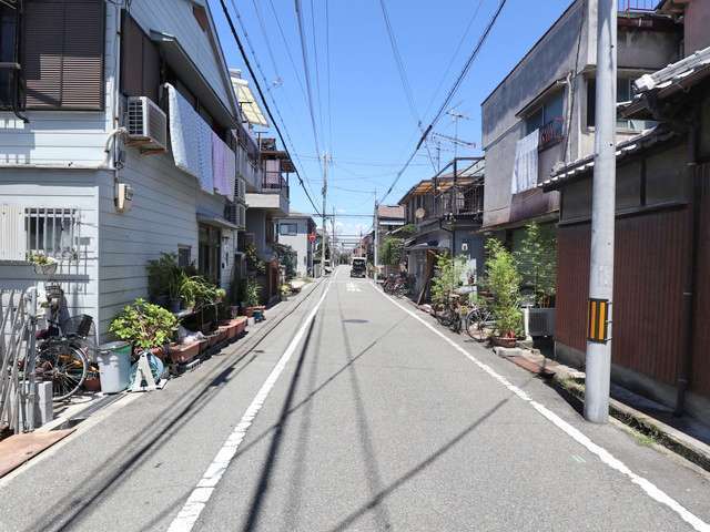 一部道幅が狭くなっているところもありますが、身近で緑の潤いを感じられます。