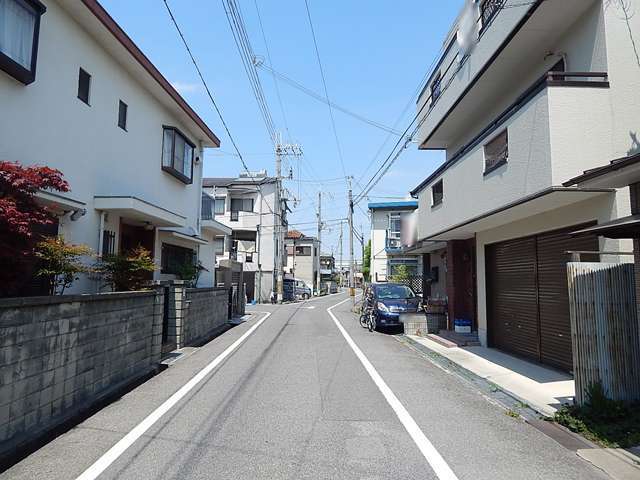 一部道幅が狭く入り組んでいますが、地勢は平坦。