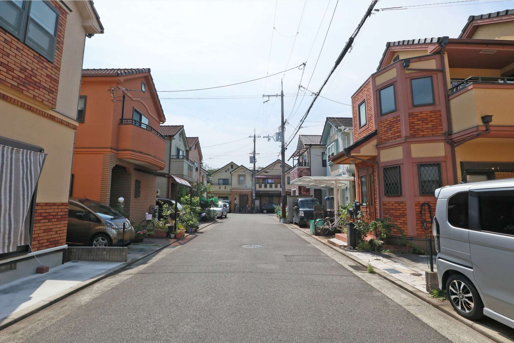 一戸建てが中心に立ち並んでいるエリアです。