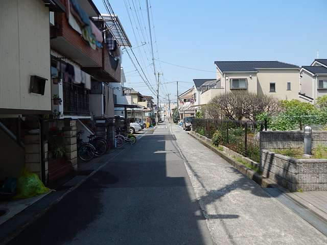 近隣に教育施設や公共施設、買物施設、公園などが揃う暮らしやすい立地です。
