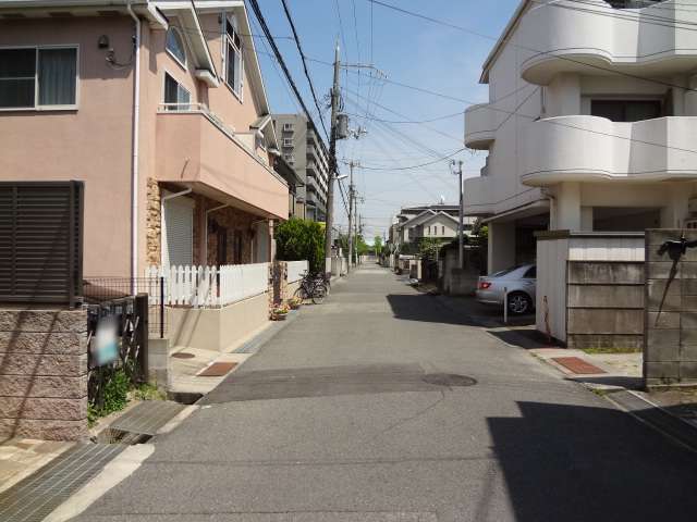 区画の整ったすっきりとした街並みです。