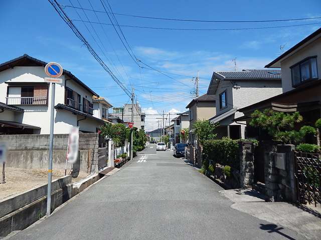 駅までは道のりはフラットアクセス。