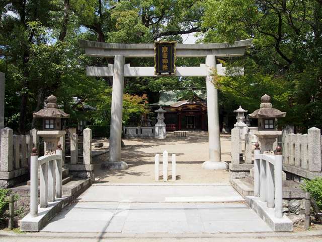 『富松神社』は兵庫県の重要文化財に指定されたお寺。入試時期になると小学生から大学生に至るまでの多くの人が参拝します。