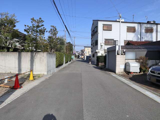 比較的区画の整った、すっきりとした印象の街並みです。