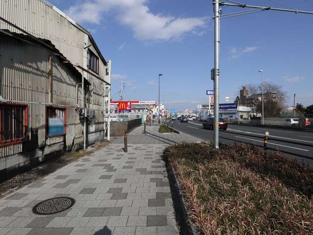 南東側には国道171号線があり、車での移動もスムーズです。