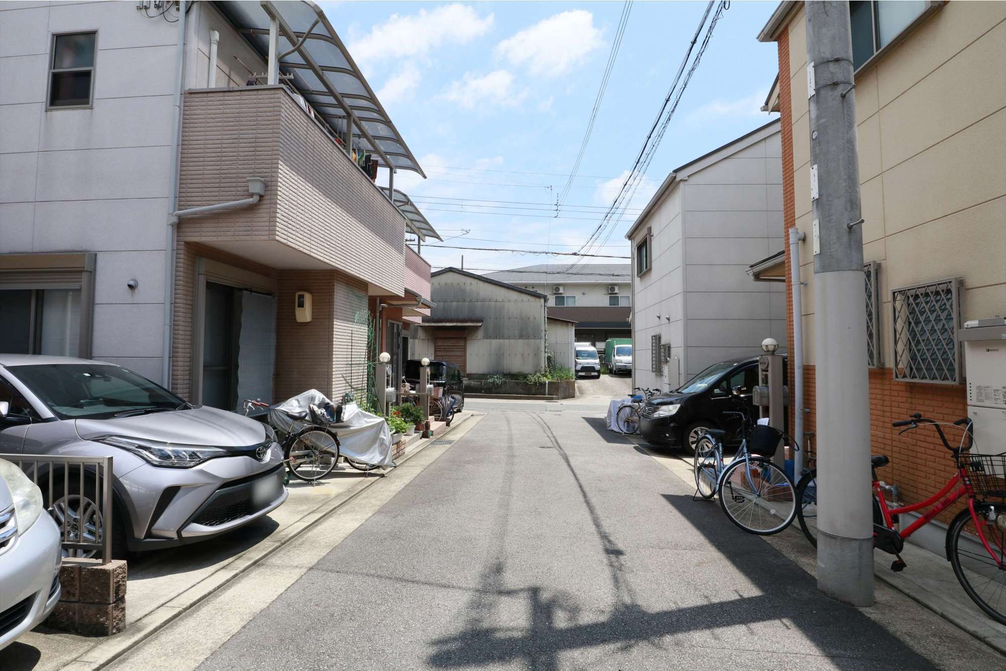 落ち着いた印象の街並み。