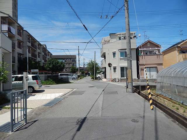 田畑が多く残りのどかな雰囲気です。