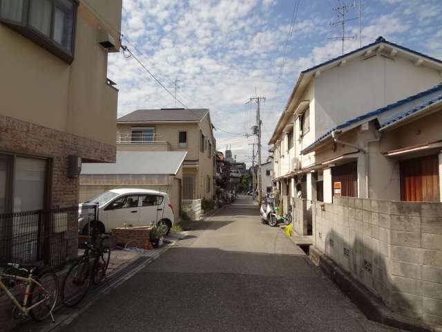 古くからの趣のある家が多く立ち並んでいます。