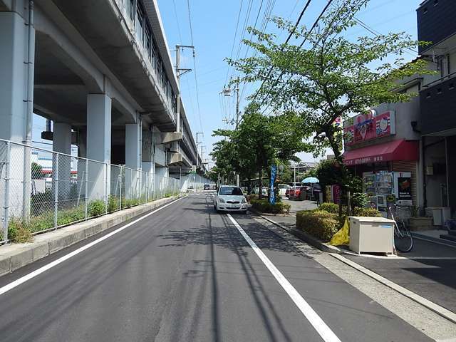 町の北部には山陽新幹線の高架が走っており、沿線付近では新幹線の音が聞こえます。