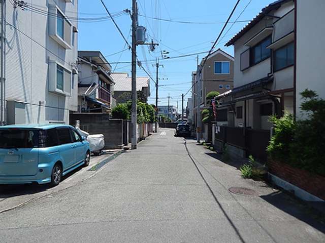 区画の整ったすっきりした印象の街並み。