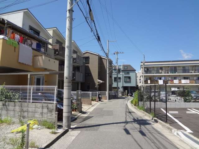 地勢は平坦ですが、道幅は狭く入り組んでいます。