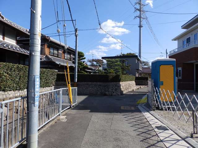 『善法寺町』は一戸建てが中心に立ち並ぶ町。地勢は平坦。