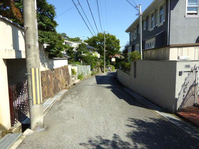 『花の峯』は長尾連山の麓、高台にある緑豊かな住宅地。