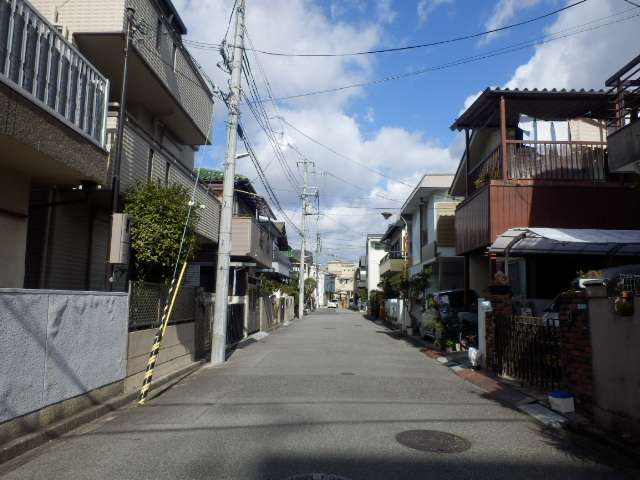 道幅が狭く入り組んだところが多いですが、落ち着いた雰囲気です。