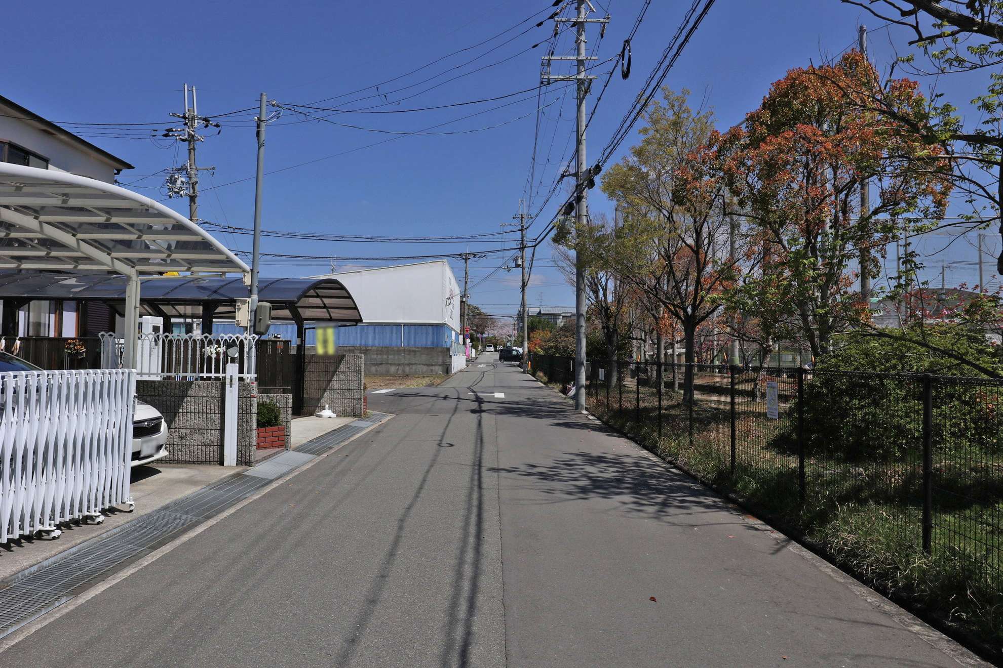『瑞ケ池公園』や『昆陽池公園』などの公園が近い、豊かな自然に囲まれた住環境です。