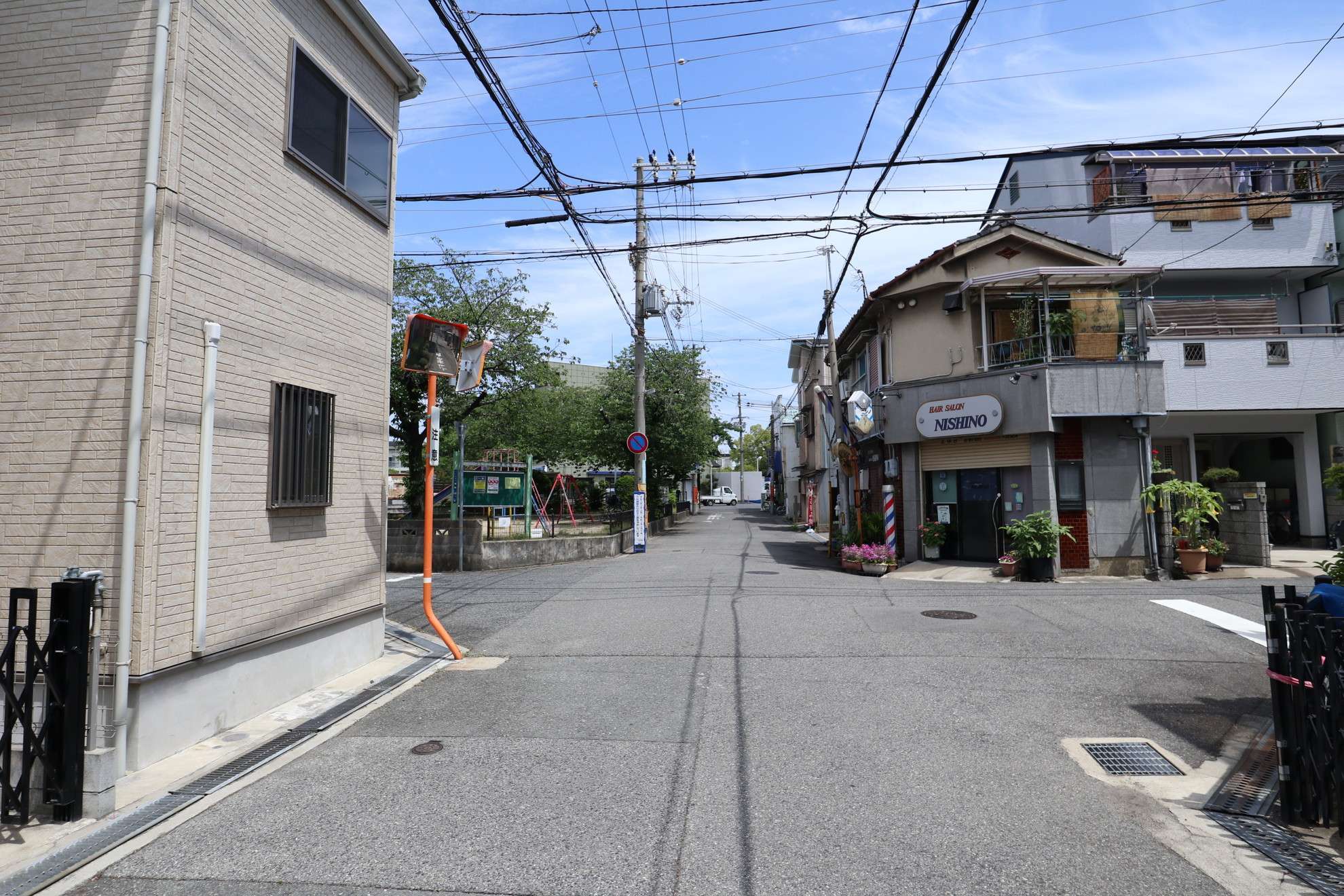 区画野整った街路。