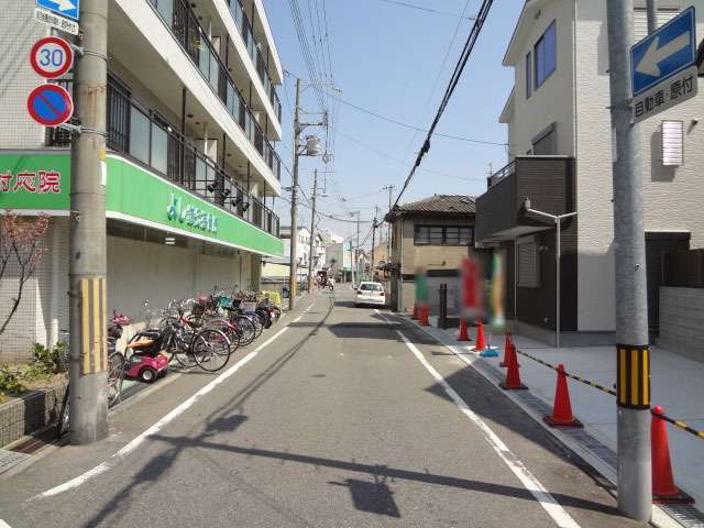 ところどころ入り組んだ場所がありますが、車の通りが少ない静かな住環境です。