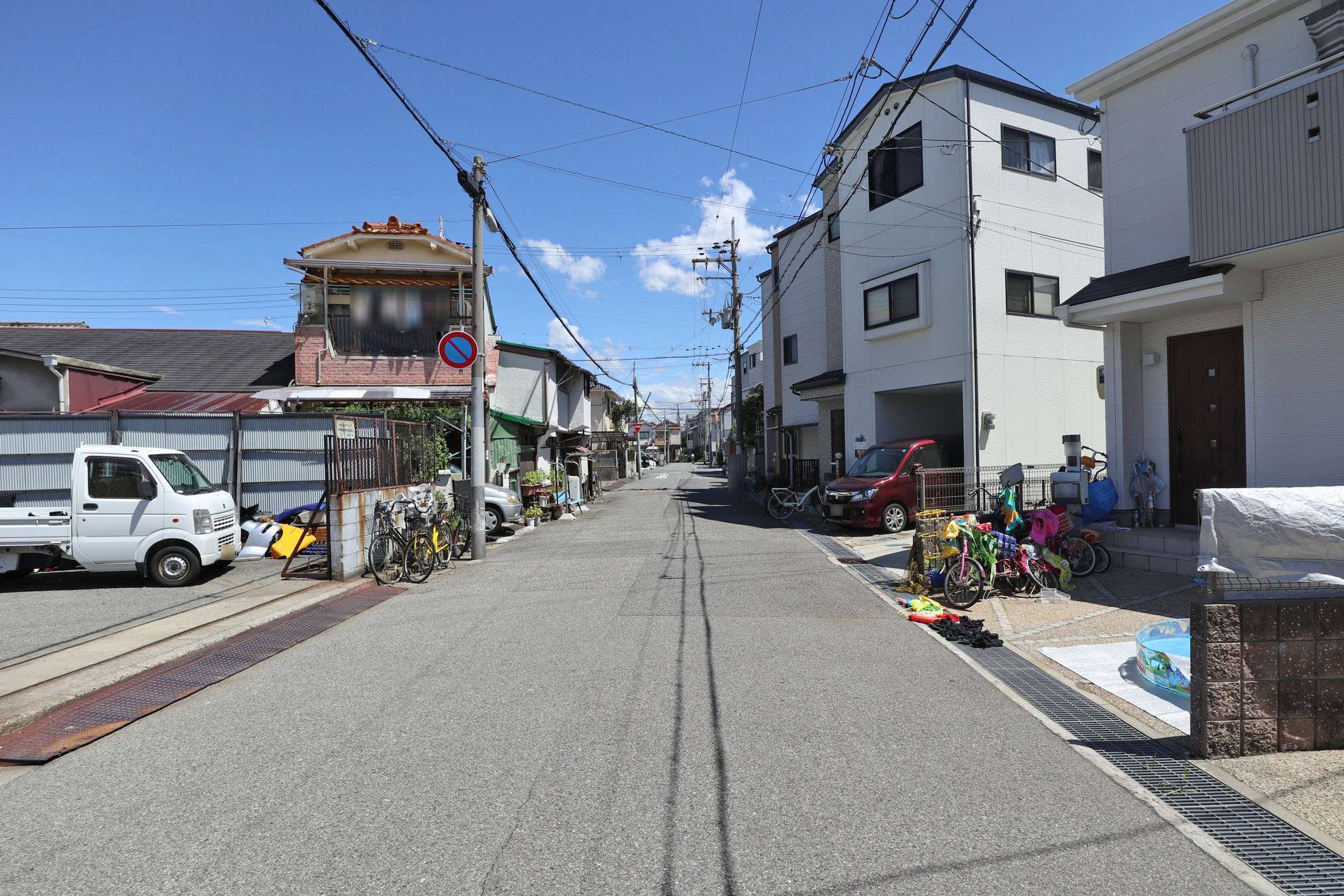 低層の住宅が多いため、日当たりの良い住環境です。