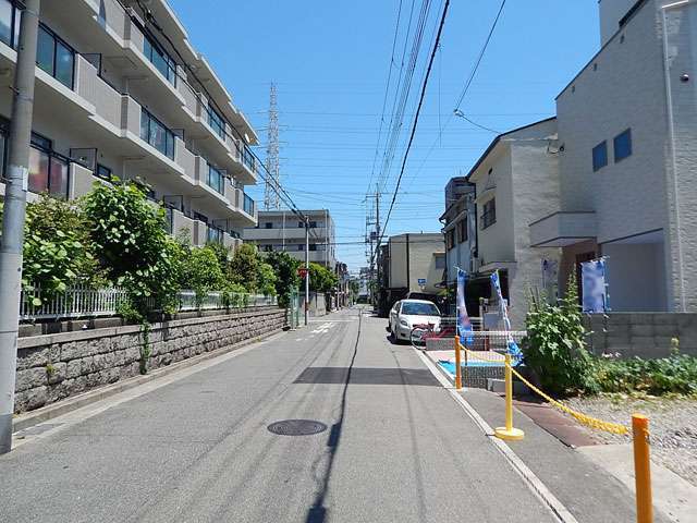 町の南東部は比較的区画の整った街並みです。
