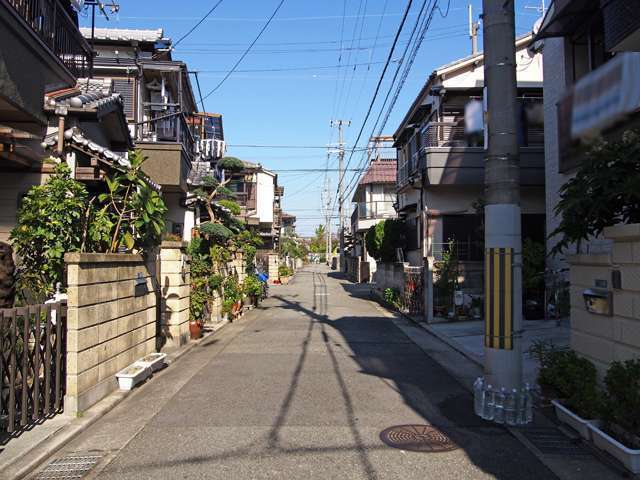 区画は整然としており、公立小学校が比較的近くにあるため、安心して子供を送り出せます。